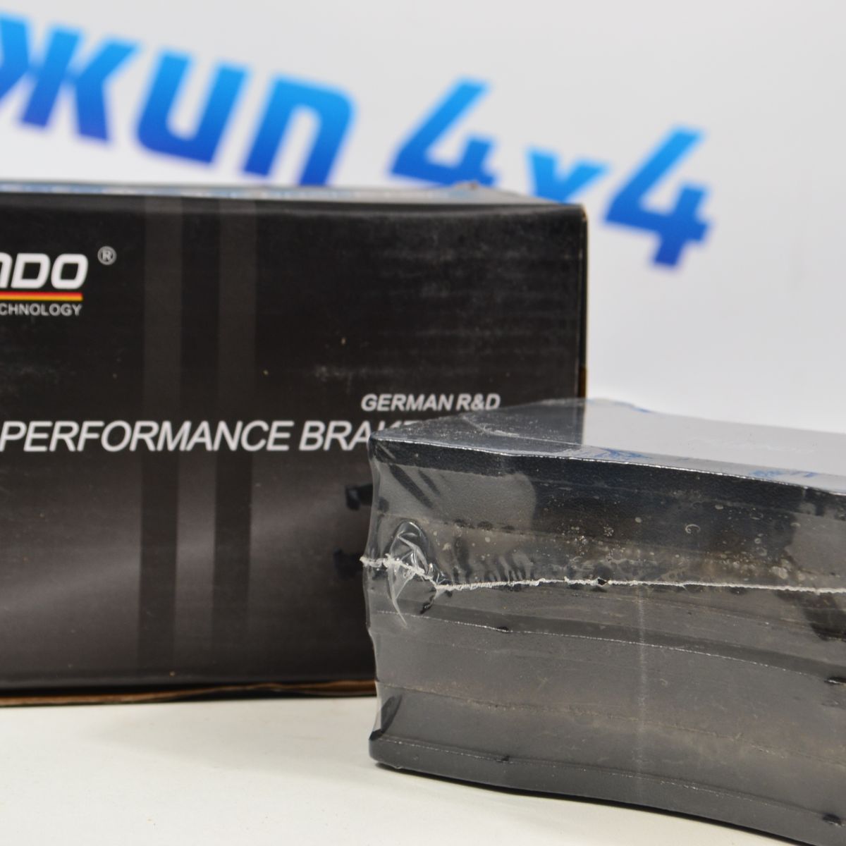 Передние тормозные колодки Range Rover L322/Range Rover Sport L320 SFP500070