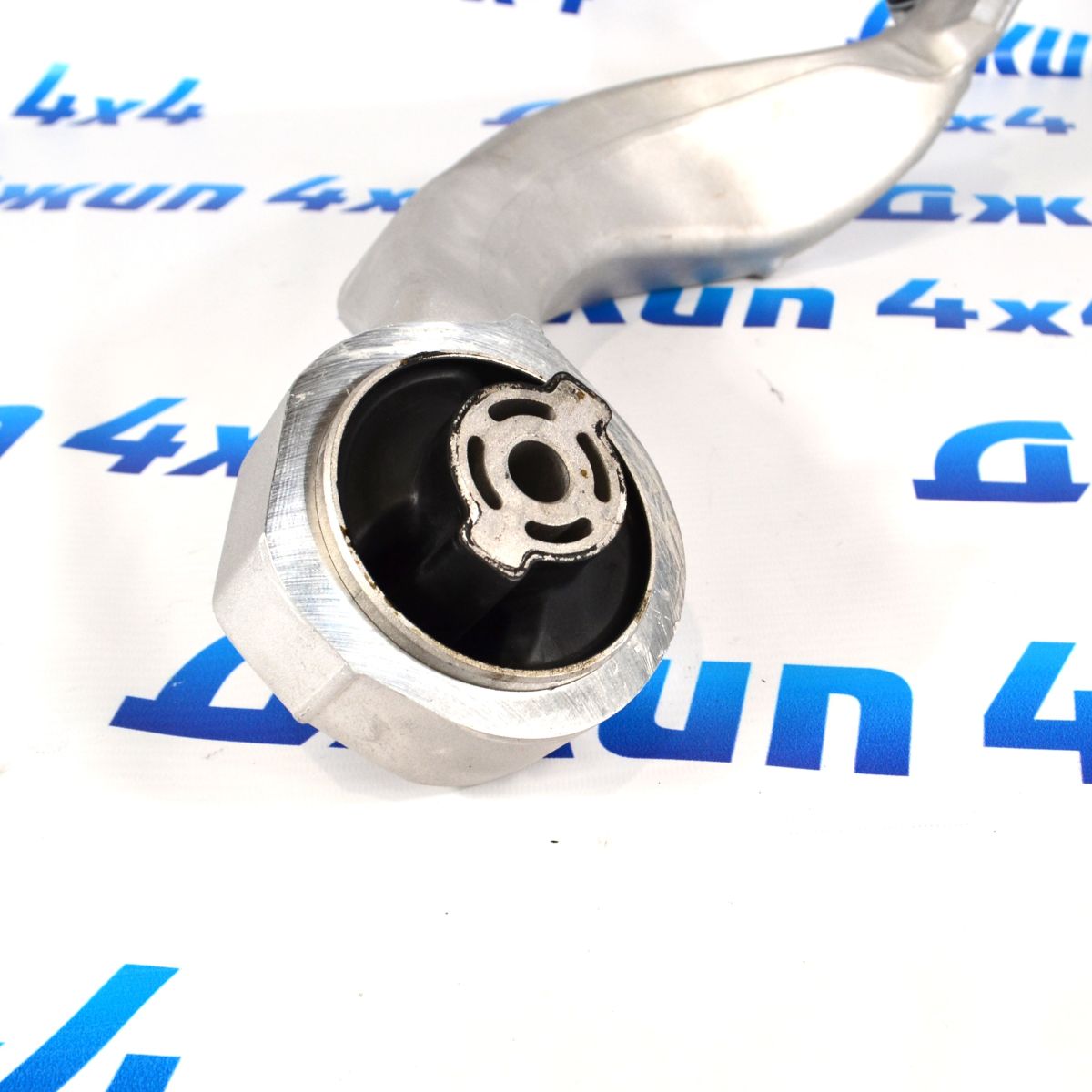 Рычаг передний нижний косой Jeep Grand Cherokee WL (правый) 68375646AB