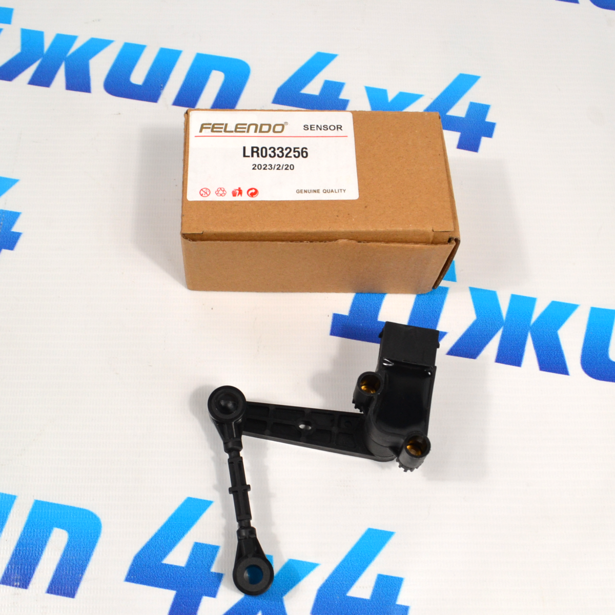 Датчик положения кузова Land Rover Discovery 5 L462/Range  Rover L405 (передний) LR033256