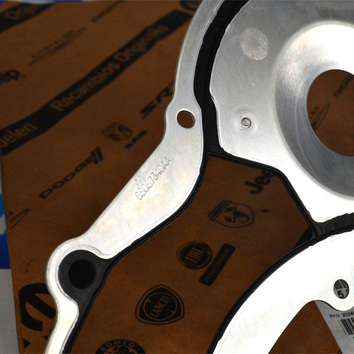 Прокладка помпы системы охлаждения Jeep Grand Cherokee WK2/Dodge Durango WD 3.6 68087340AA