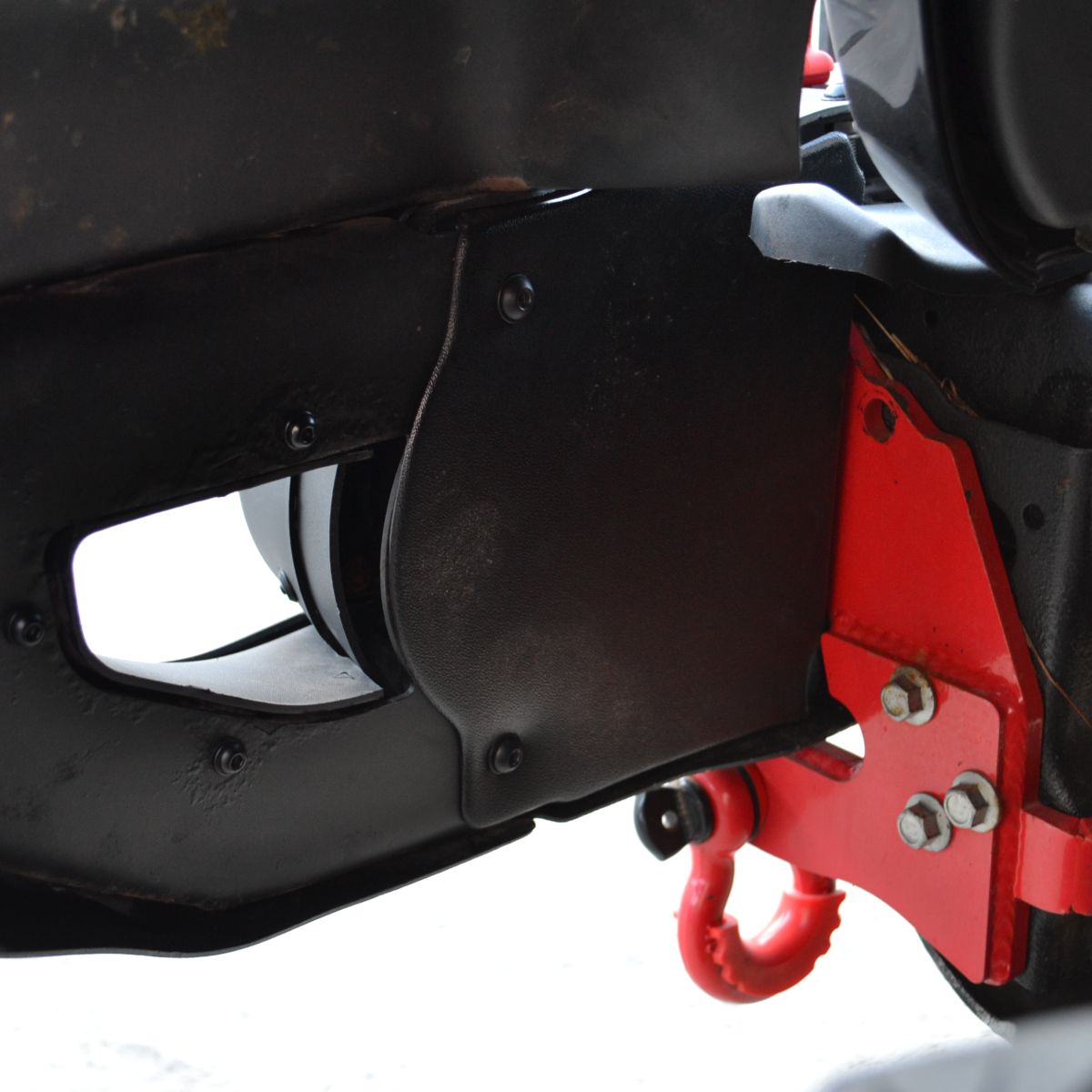 Крышка противотуманной фары бампера Jeep Wrangler JL/Jeep Gladiator комплект 82215121