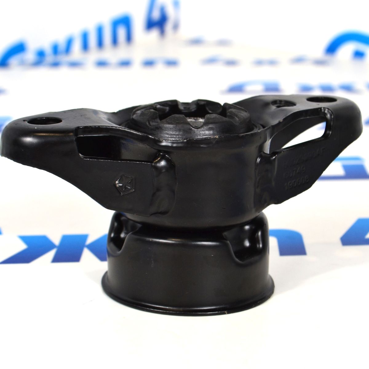 Опора заднего амортизатора Jeep Grand Cherokee WK2 68029590AF