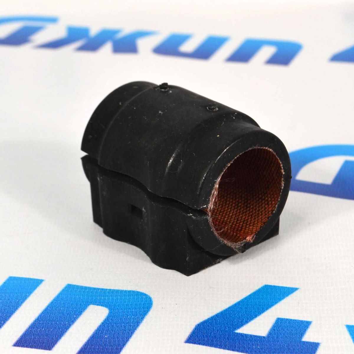 Втулка заднего стабилизатора Land Rover Discovery L319 LR020273