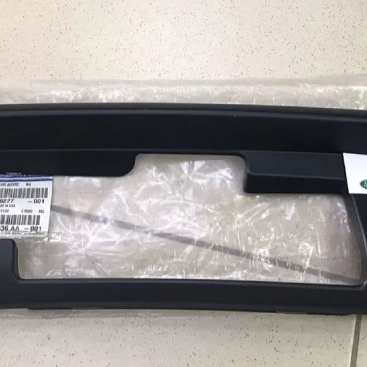 Рамка в бампер под фаркоп со вставкой Jeep Grand Cherokee WK2