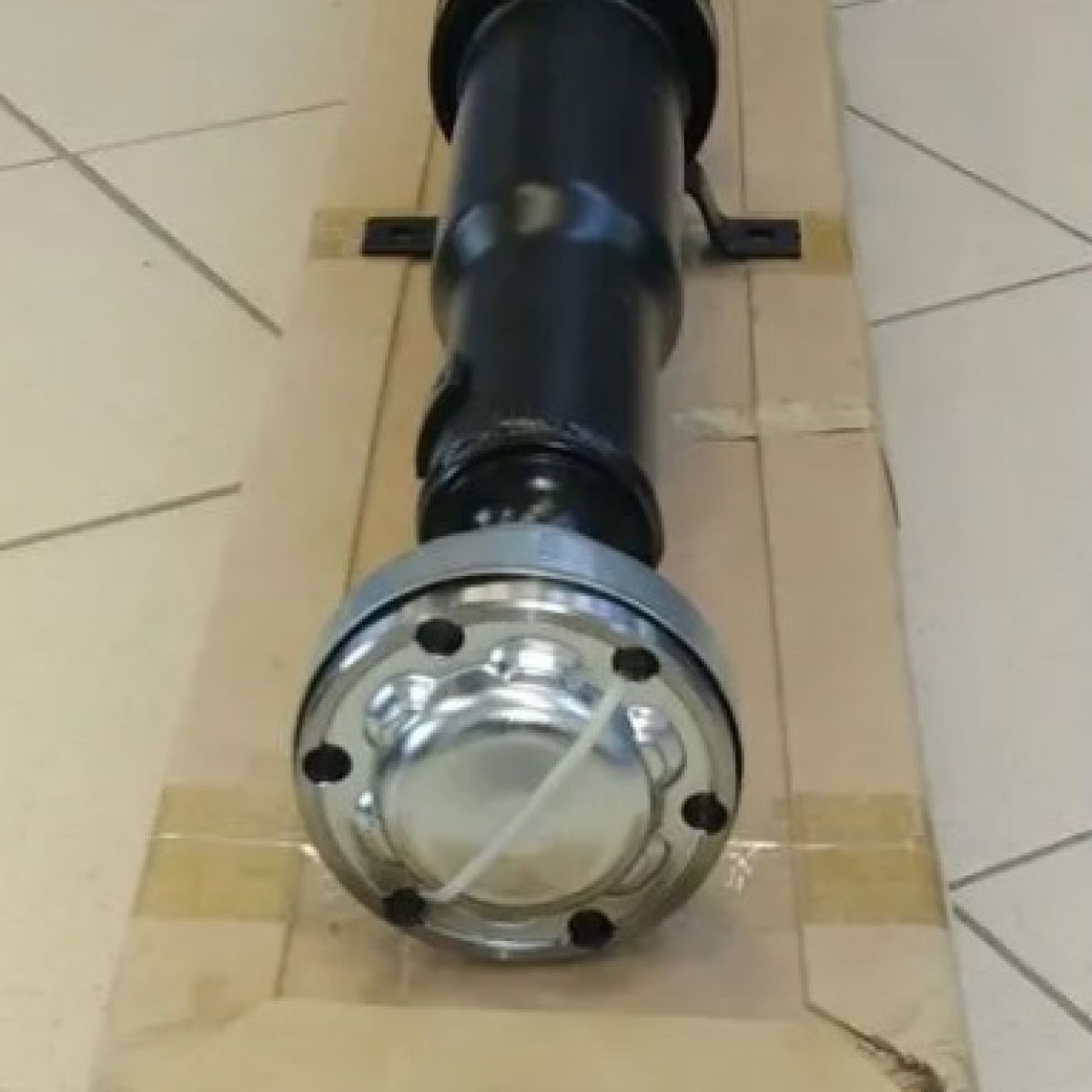 Карданный вал задний L319