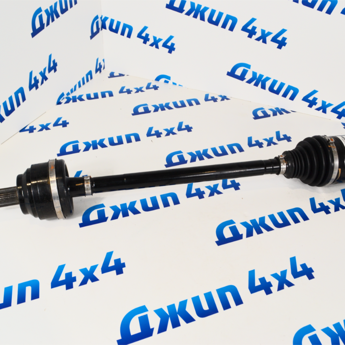 Привод задний Jeep Grand Cherokee WK2 (правый/левый) 68193664AB