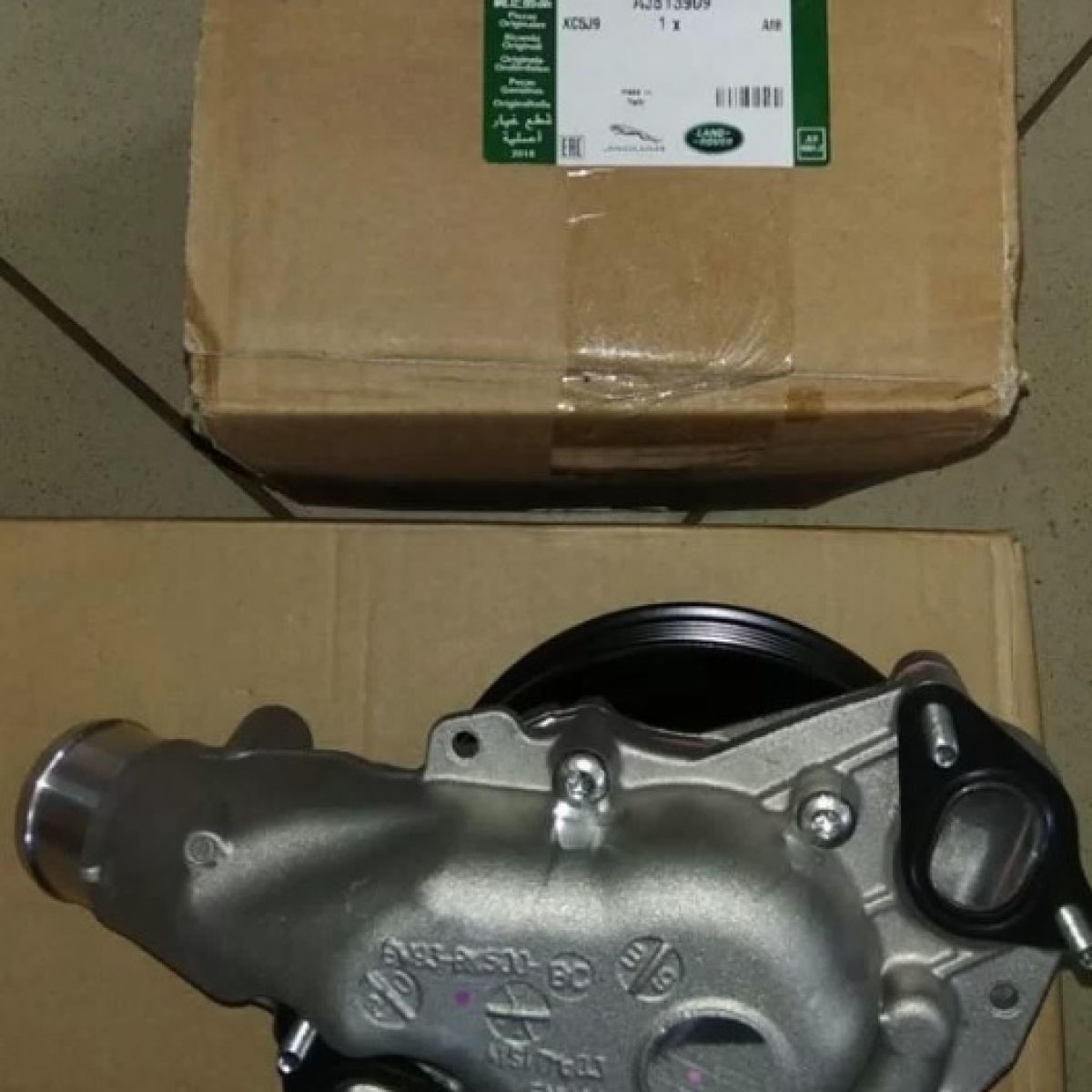 Помпа водяная Land Rover