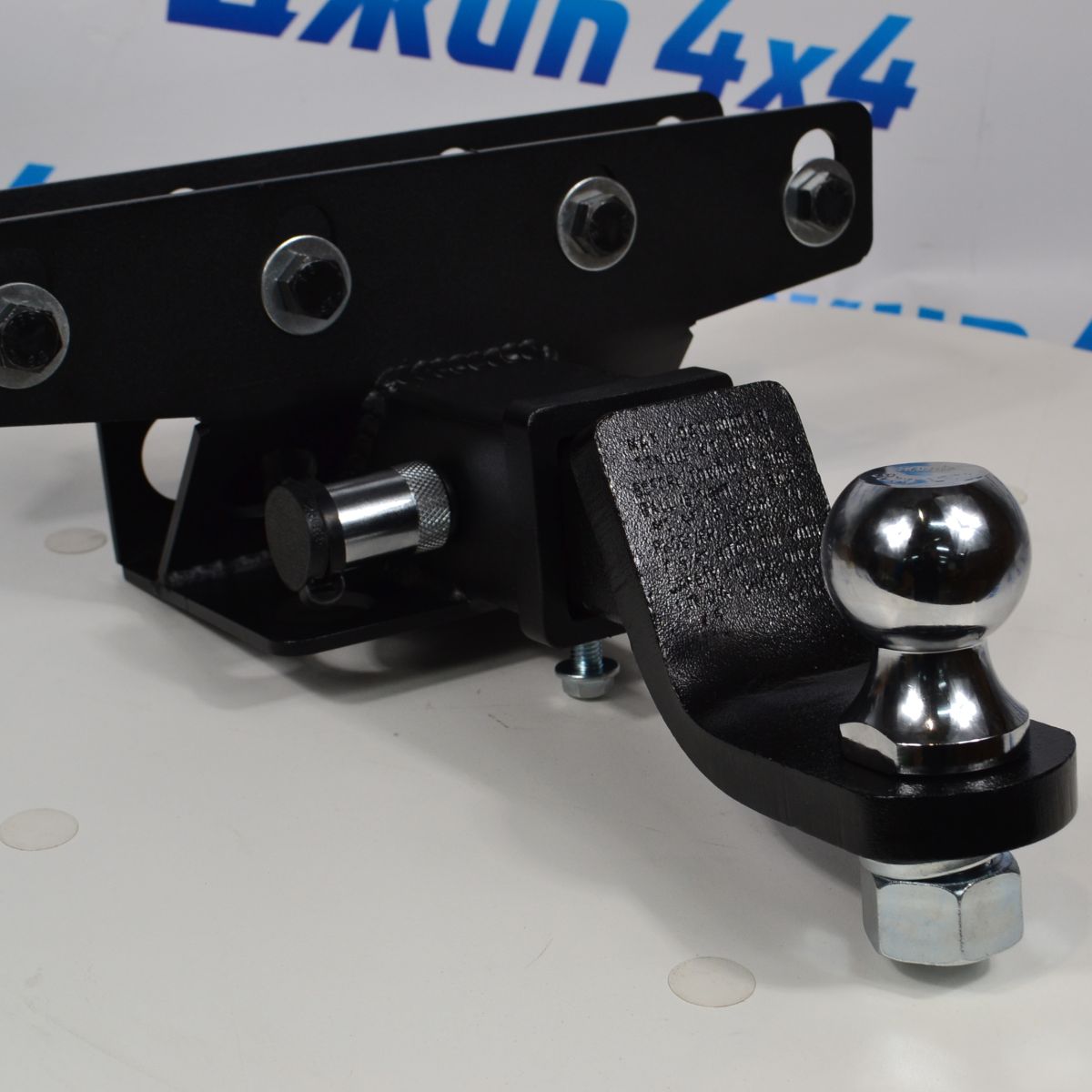Фаркоп съёмный под квадрат Jeep Wrangler JL/Jeep Wrangler JK (комплект с крюком) 82215209
