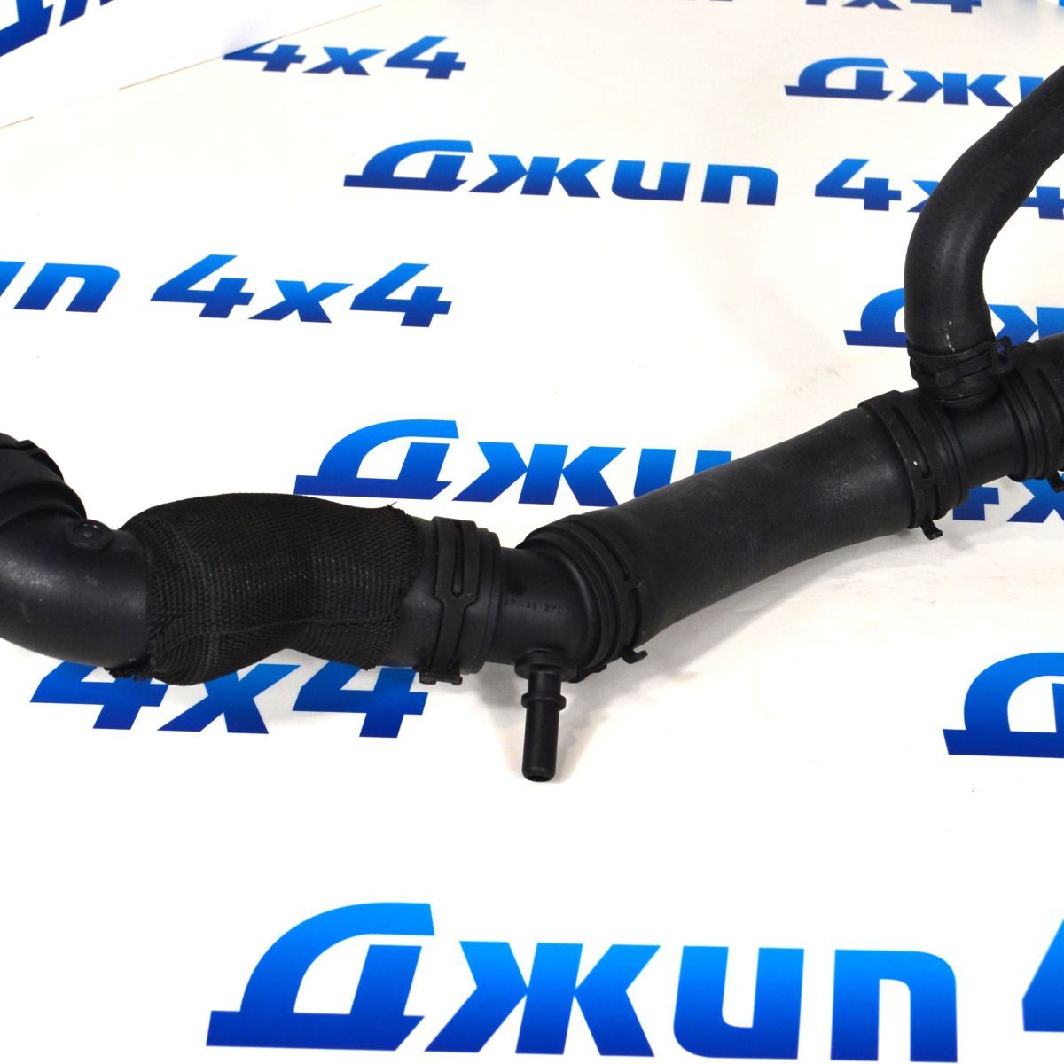 Патрубок радиатора верхний Range Rover L405/Range Rover Sport L494 V4.4TD LR080119