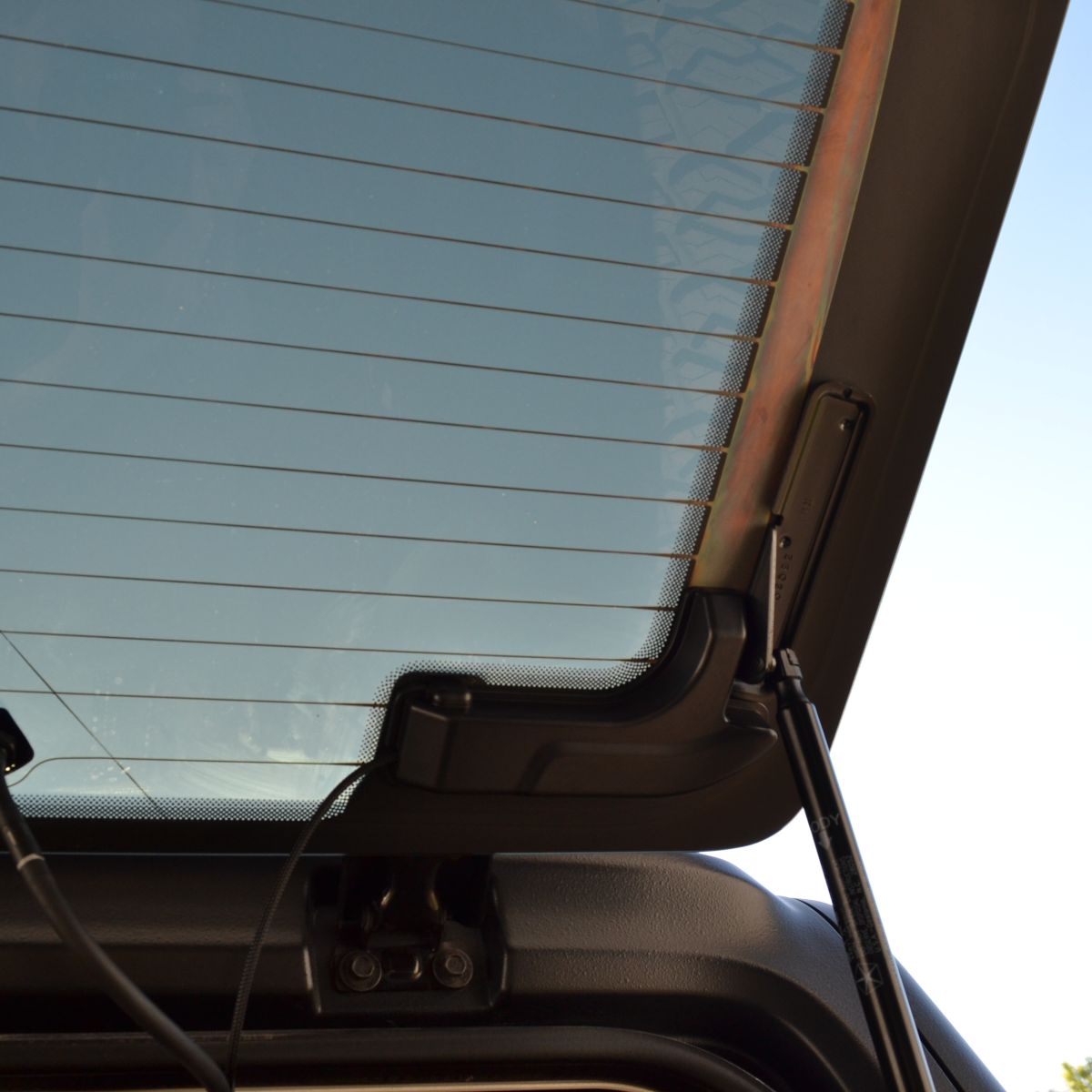 Чехол для защиты жгута обогрева заднего стекла Jeep Wrangler JL (комплект) 68282135AJ