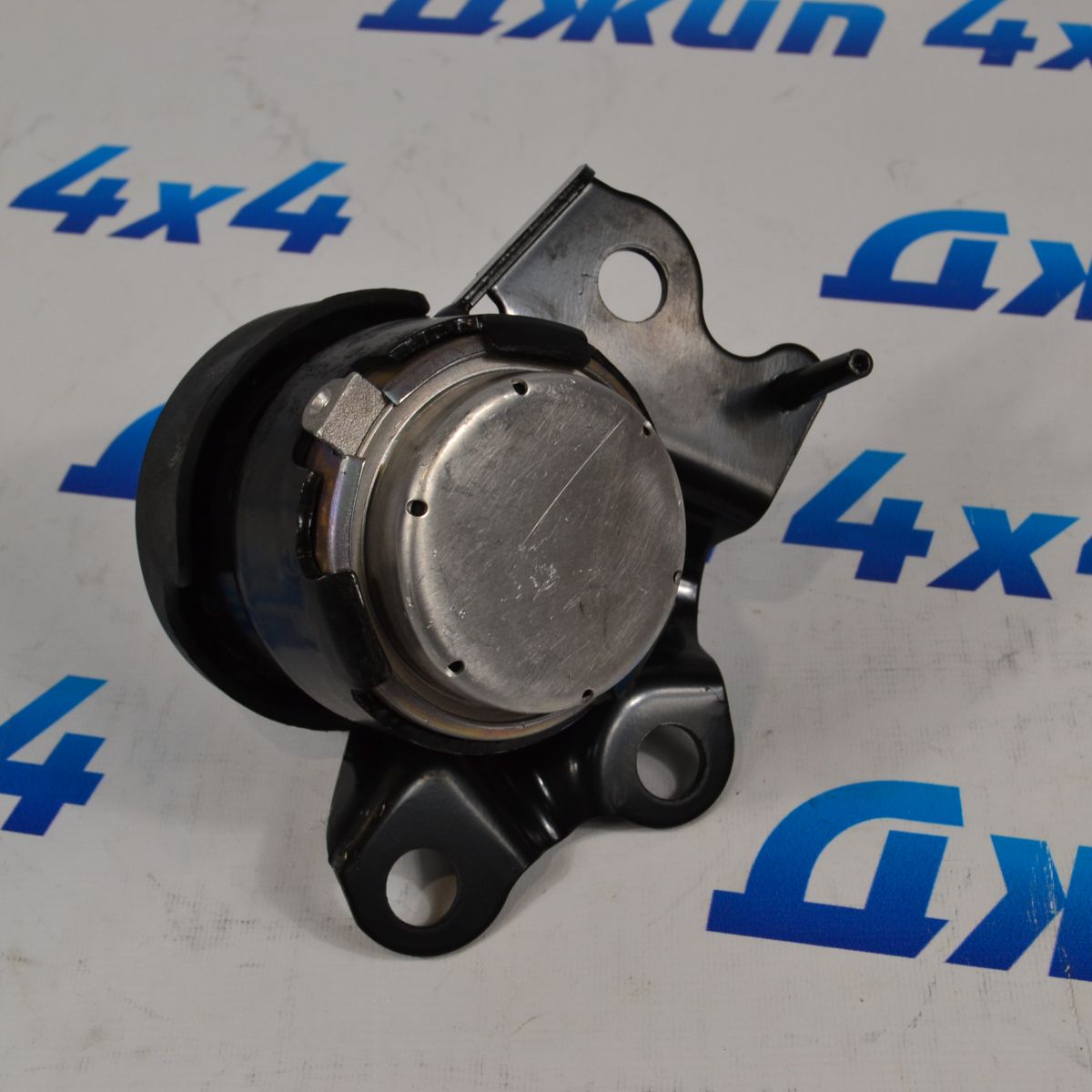 Опора двигателя левая Jeep Wrangler JL V2.0T 68271527AC