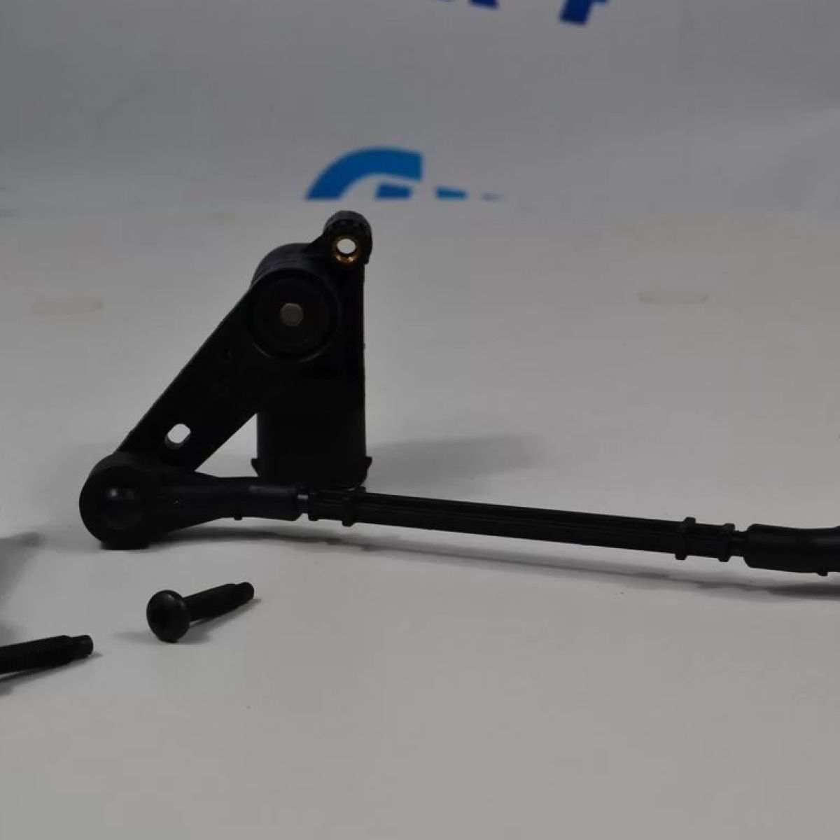 Датчик положения кузова передний левый Range Rover L322 2002-2009 LR020626