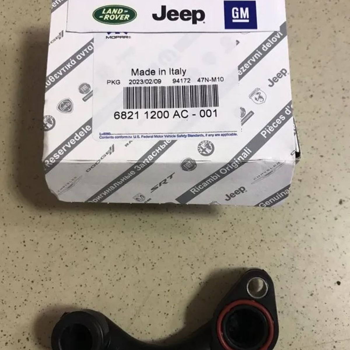 Патрубок пластиковый для помпы Jeep Grand Cherokee WK2 Dodge Ram 1500 V3.0CRD 2014-2021