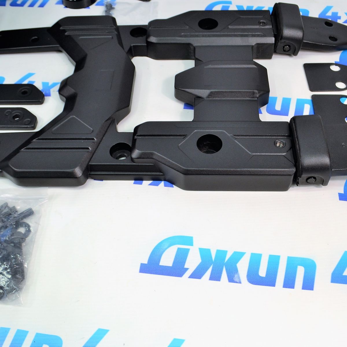 Кронштейн крепления запасного колеса Jeep Wrangler JL (усиленный) 82215356