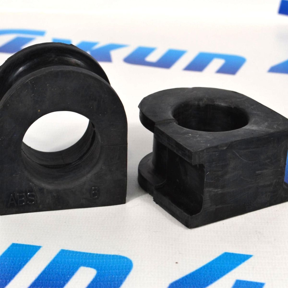 Втулка переднего стабилизатора Cadillac Escalade GMT900/Chevrolet Tahoe GMT900/Cadillac K2XX 15124516