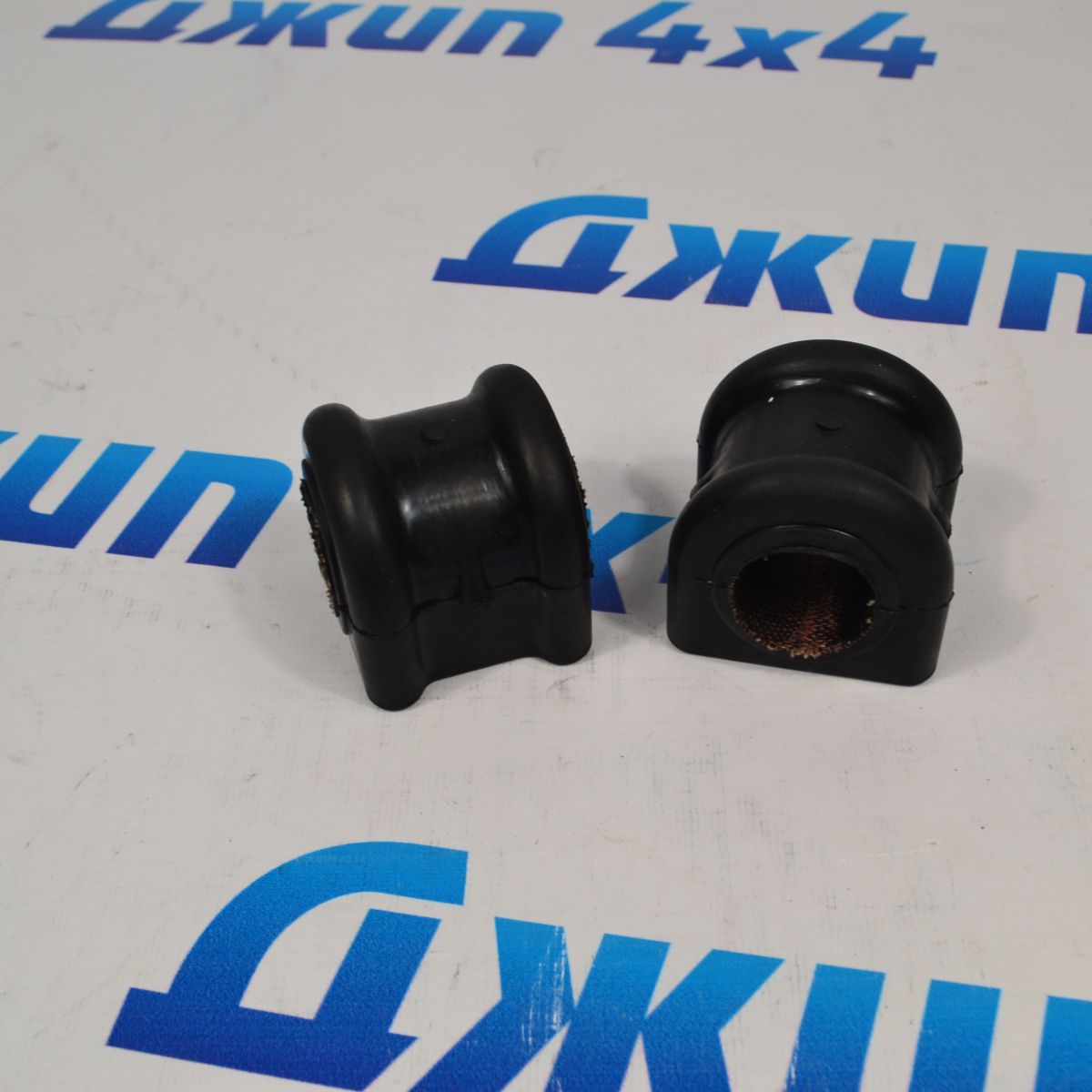 Втулка переднего стабилизатора Jeep Wrangler JK 52059973AC
