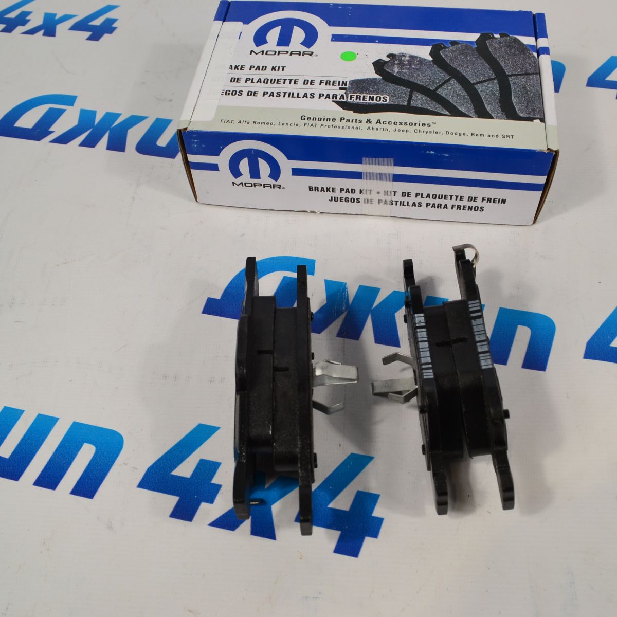 Колодки тормозные задние Jeep Grand Cherokee WK2 68052386AA