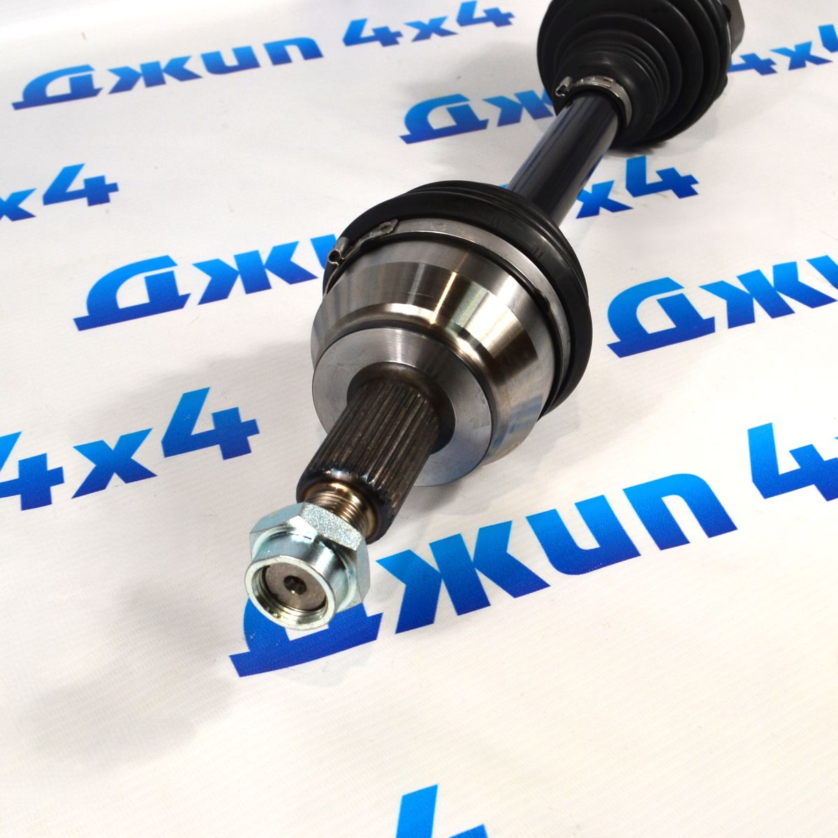 Привод передний Land Rover Discovery Sport L550/Range Rover Evoque L551 (левый) LR180070