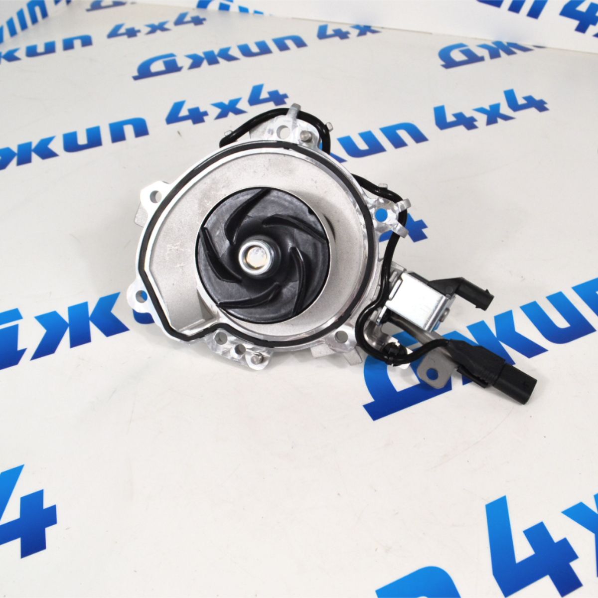 Помпа системы охлаждения Range Rover Velar/Defender/Discovery Sport/Evoque/Sport V2.0T Petrol LR154597