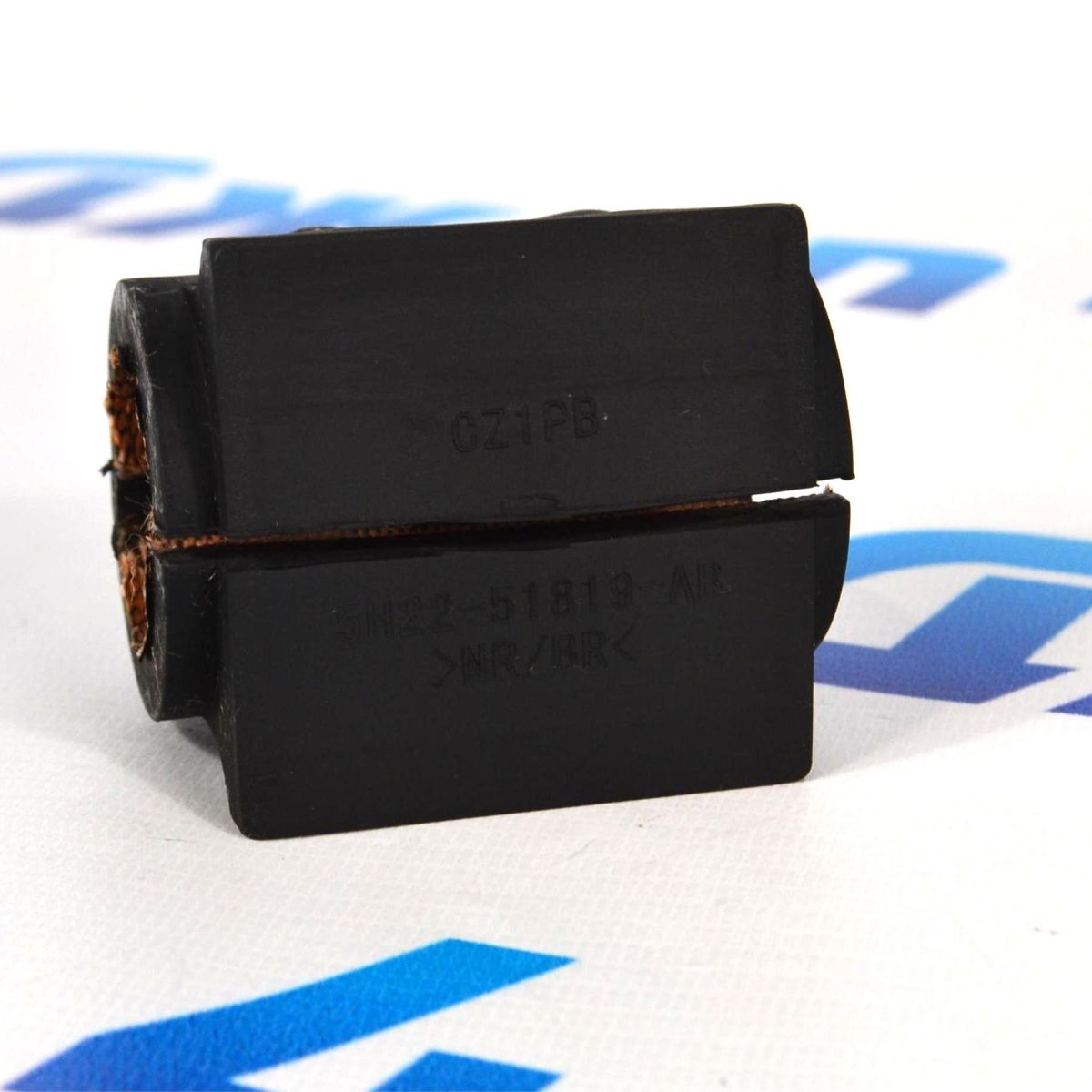 Втулка переднего стабилизатора Range Rover L320 (без аспу) LR018347