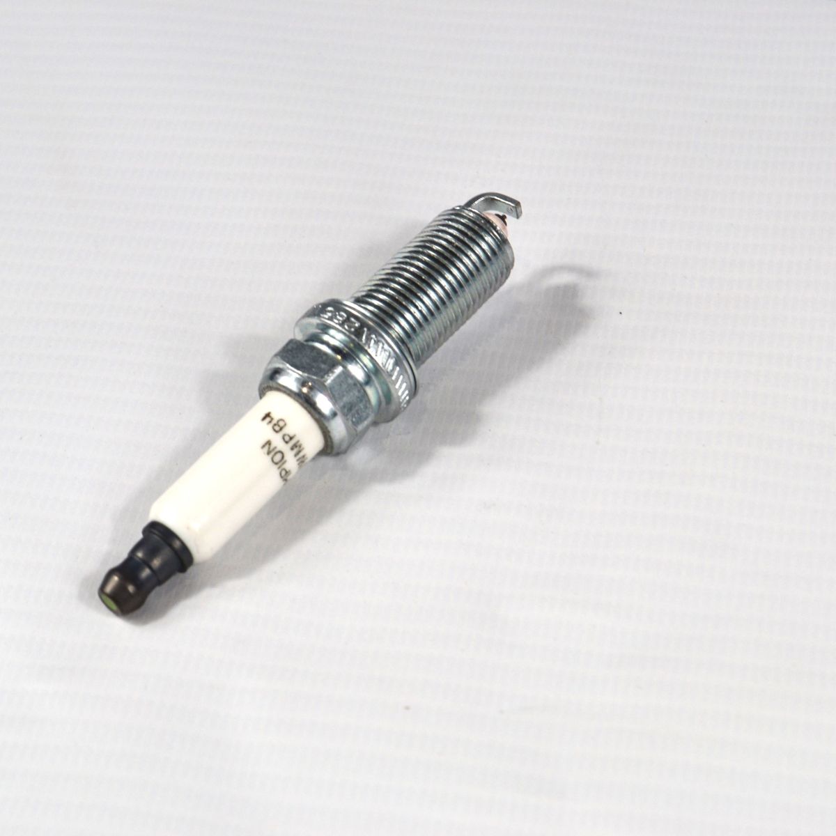 Свеча зажигания Jeep V2.4 MULTIAIR 50047607