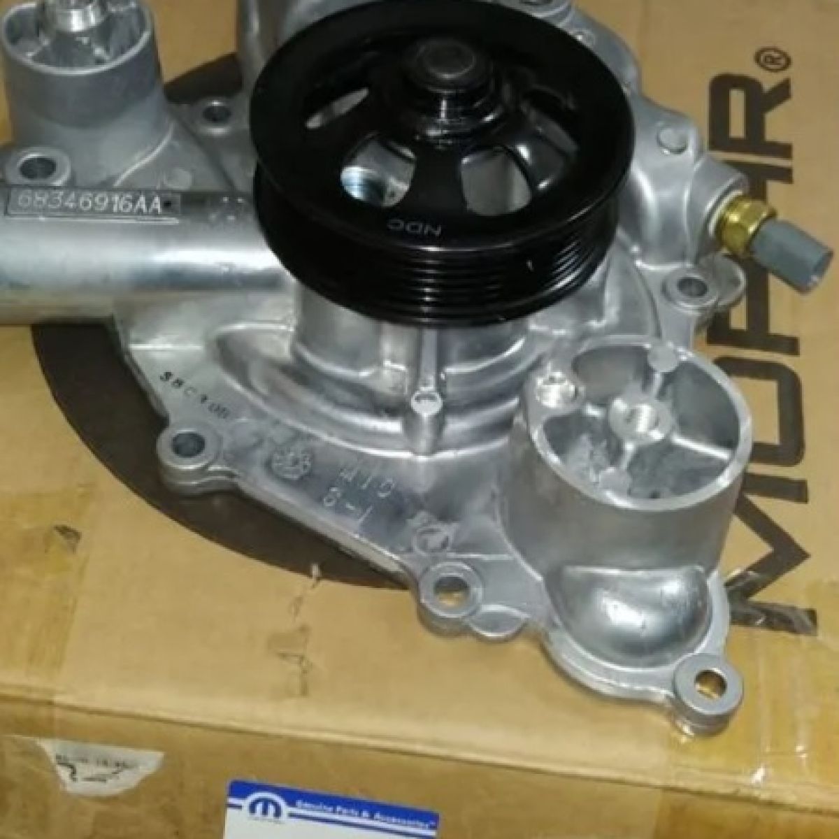 Помпа водяная Jeep Dodge Chrysler V5.7 Hemi V6.4 Hemi 2012-