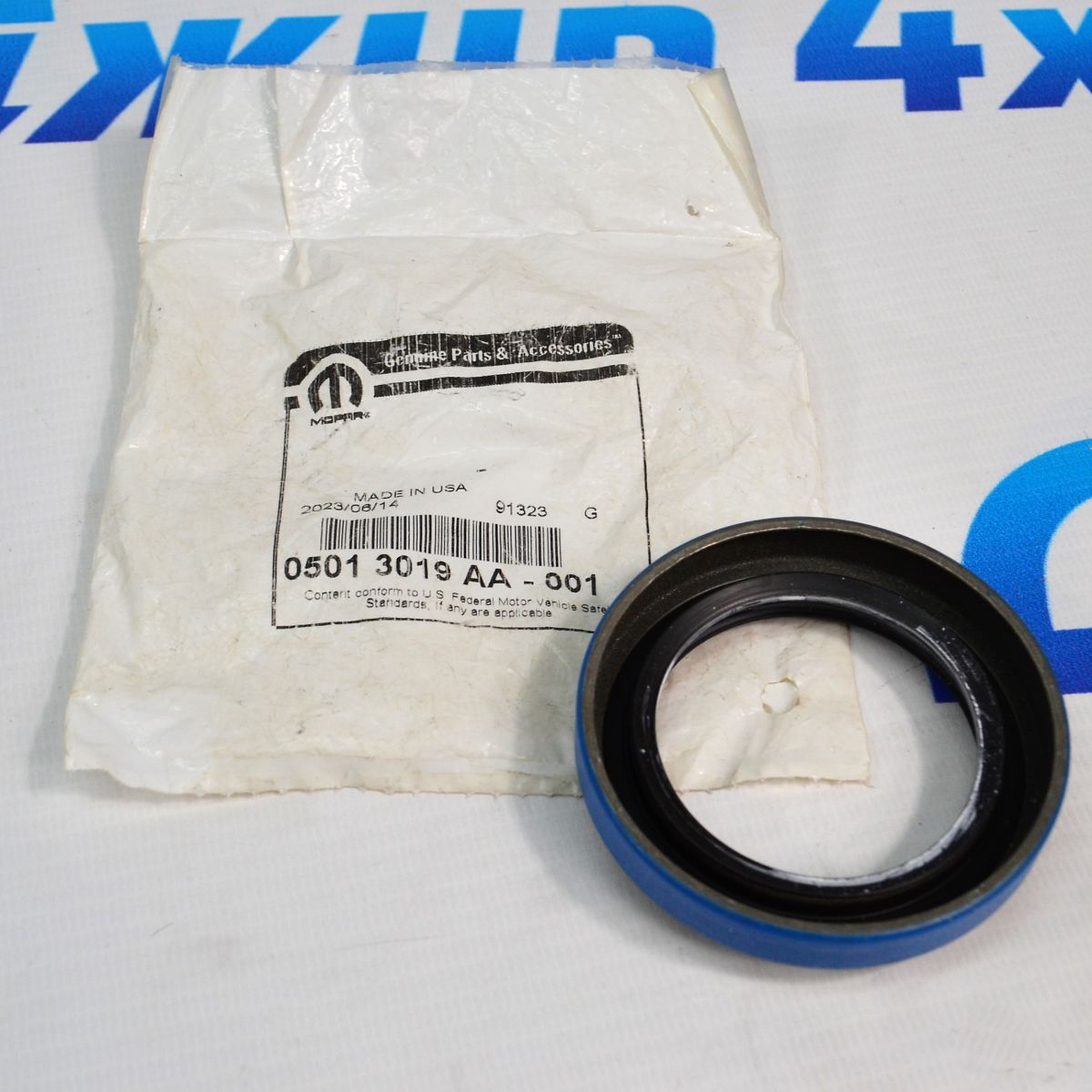Сальник РКПП на задний карданный вал Jeep Wrangler JL/JK/TJ/Jeep Cherokee KK 2000-2023 5013019AA