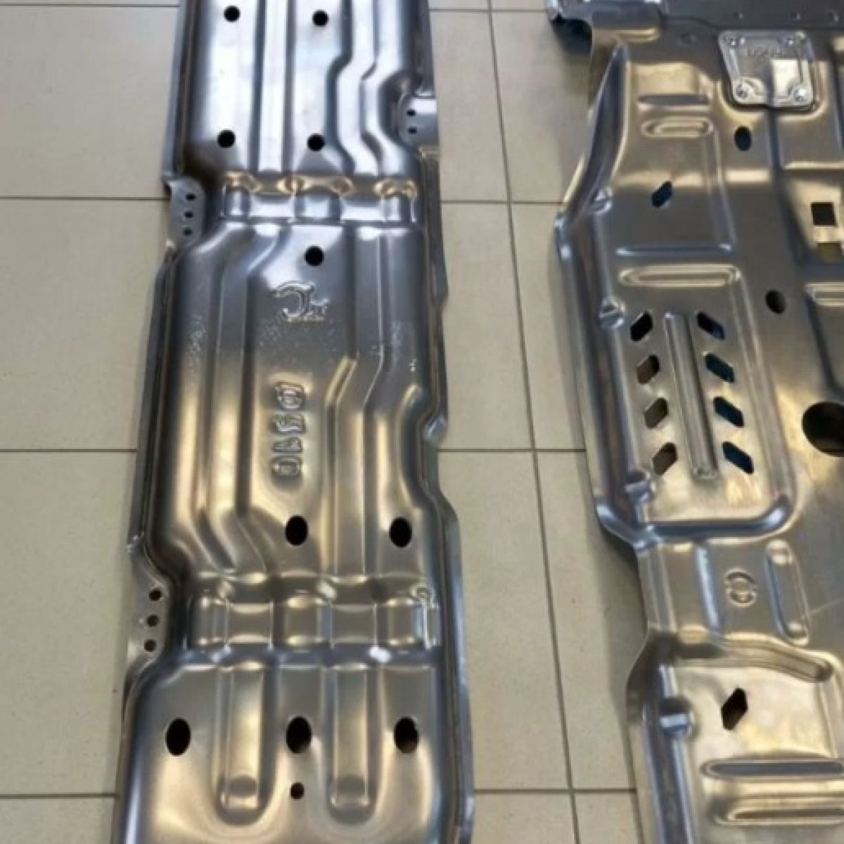 Защита днища Dodge Ram 1500 TRX (алюминий,комплект) 68709206AA