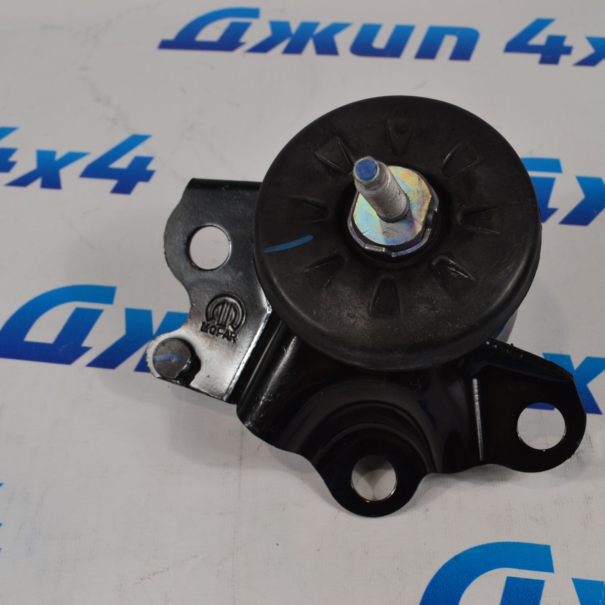 Опора двигателя левая Jeep Wrangler JL V2.0T 68271527AC