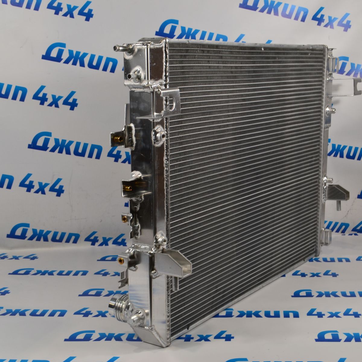 Радиатор охлаждения двигателя Dodge Ram TRX V6.2 Hemi (алюминиевый) 68430021AA