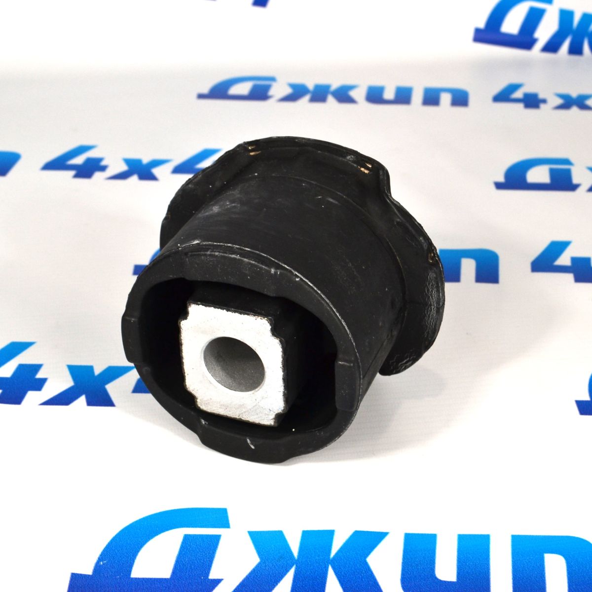 Сайлентблок заднего подрамника задний Jeep Grand Cherokee WK2/Dodge Durango WD 05180731AC