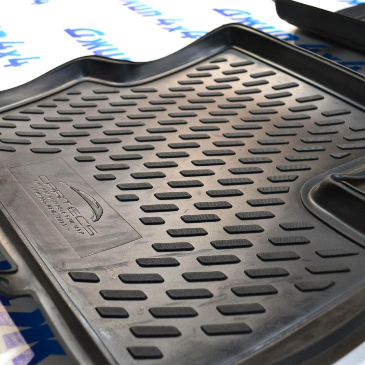 Ковры в салон Jeep Compass MK 2011- (комплект) 82210598AC