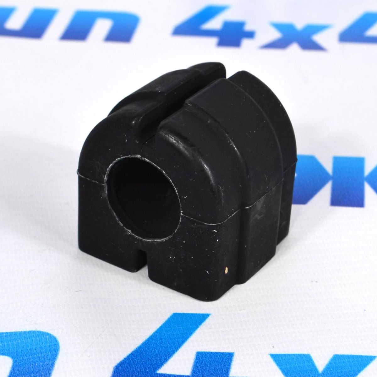 Втулка заднего стабилизатора Range Rover L322 RBX500040