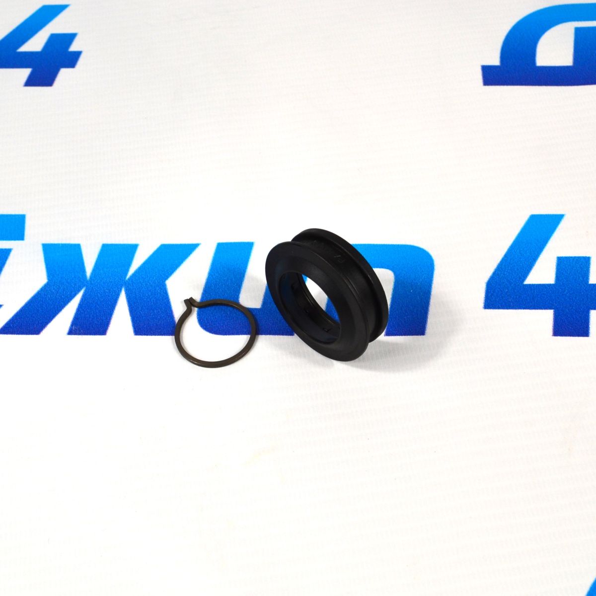 Сальник хвостовика углового редуктора Jeep Renegade 68267925AA