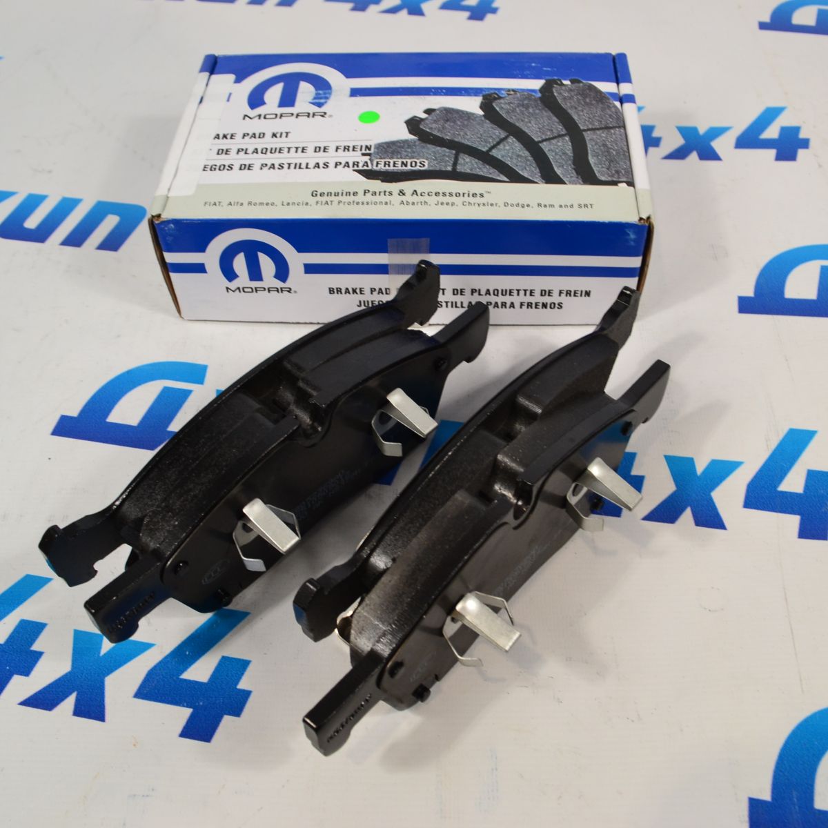 Колодки тормозные передние Jeep Grand Cherokee WK2/Dodge Durango WD 68052369AA